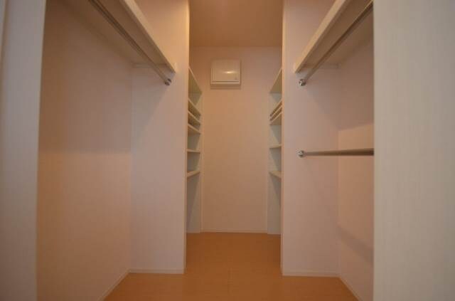 収納(ウォークインクローゼット)