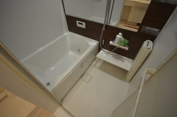 バス／シャワールーム等(追焚機能付浴室)