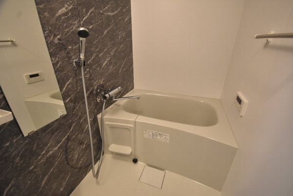 バス／シャワールーム等(浴室乾燥機付バス)