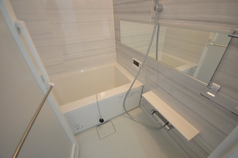 物件内観写真8　(追焚機能・浴室乾燥機付バス)