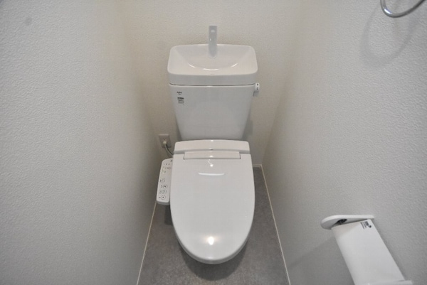 トイレ(シャワートイレ)