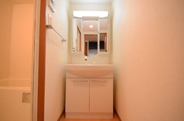 洗面所(洗髪洗面化粧台※別室写真)