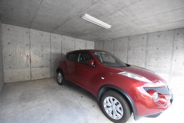 物件外観写真5　(駐車場)