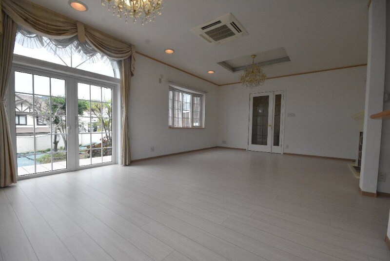 物件内観写真24　(リビングダイニング)