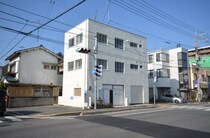 小中ビルの外観写真