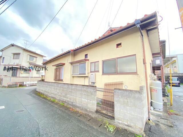 晃明貸家の物件外観写真