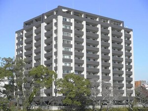 プレミスト白川公園外観写真