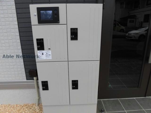 物件外観写真2　(宅配ボックス)