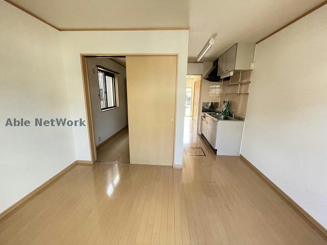 物件内観写真8　(同棟102号室写真)