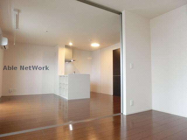 物件内観写真6　(リビング)