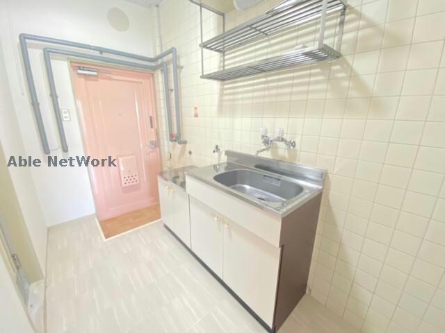 プランタン黒髪のキッチン