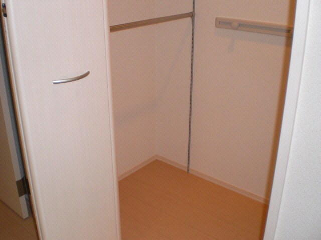 物件内観写真9　(収納)