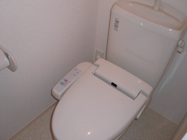 物件内観写真14　(トイレ)