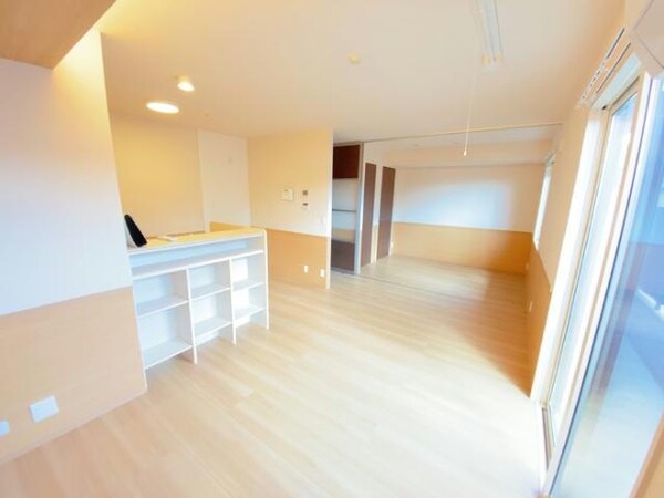 リビングダイニング(同型)