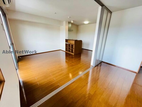 リビングダイニング