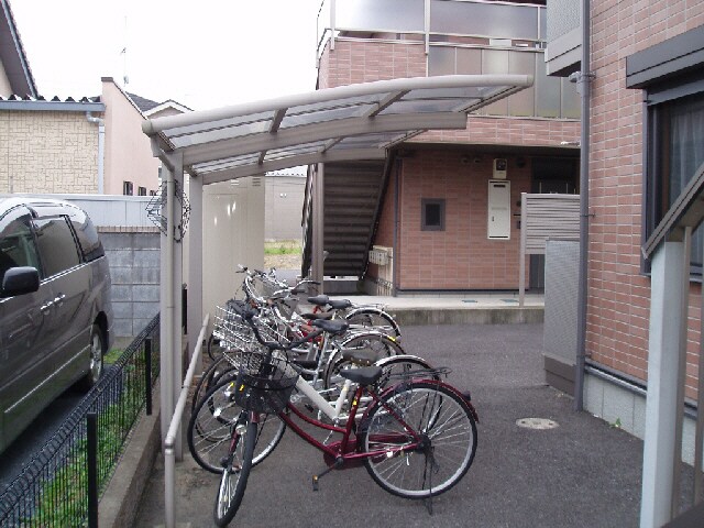 物件外観写真2　(駐輪場)