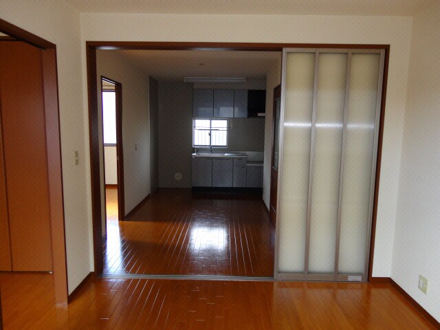 物件内観写真10　(南東洋室)