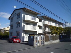 マンション平津外観写真