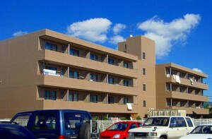メゾンロワイヤル松田外観写真