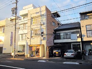 華陽ビル外観写真