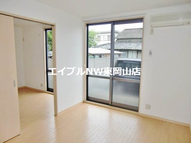 物件内観写真12　(統一感ある室内)