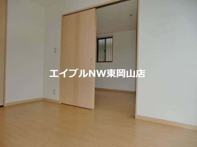 物件内観写真18　(全居室フローリング)