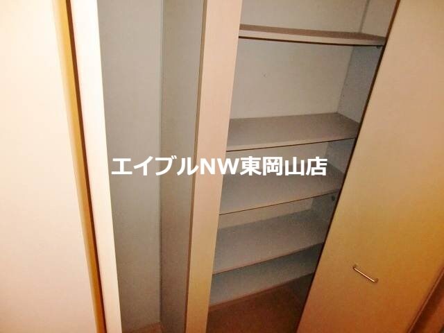 物件内観写真22　(玄関収納もあります)