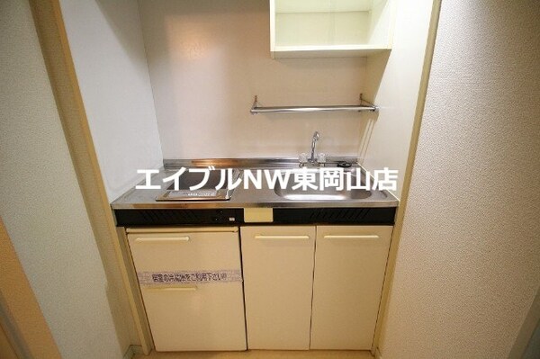 キッチン(同物件別部屋の写真です)