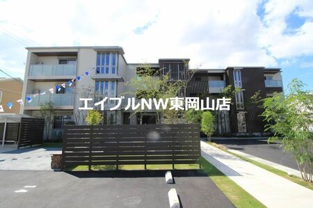 ニューマルセリーノ　Ａ棟外観写真