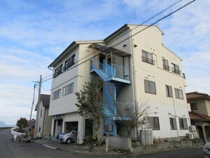 リバーハイツヨネヤマ外観写真