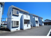 フローラルハイツ２号棟の外観写真