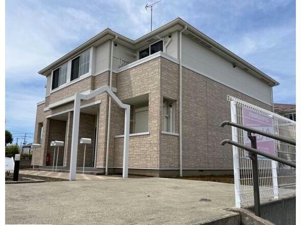 ロイヤルヒルズA棟の物件外観写真