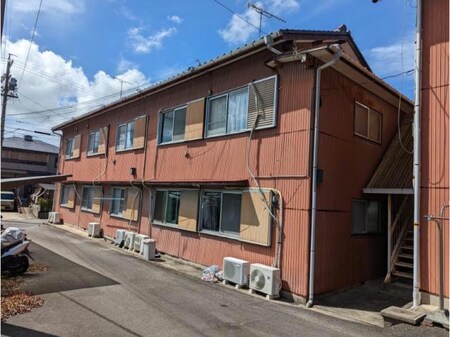 友森荘　西棟外観写真
