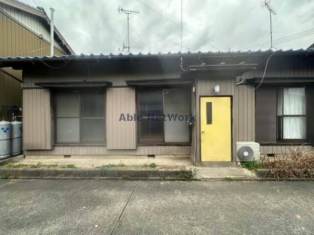 草木貸家の物件外観写真