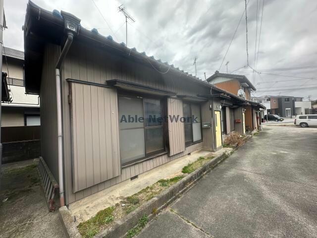 草木貸家の物件外観写真