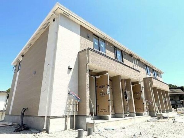 建築中