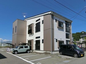 ヤングヒルズ会津Ｂ棟外観写真