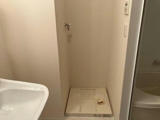 物件内観写真18　(洗濯機置き場)