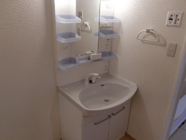 物件内観写真16　(洗面台)