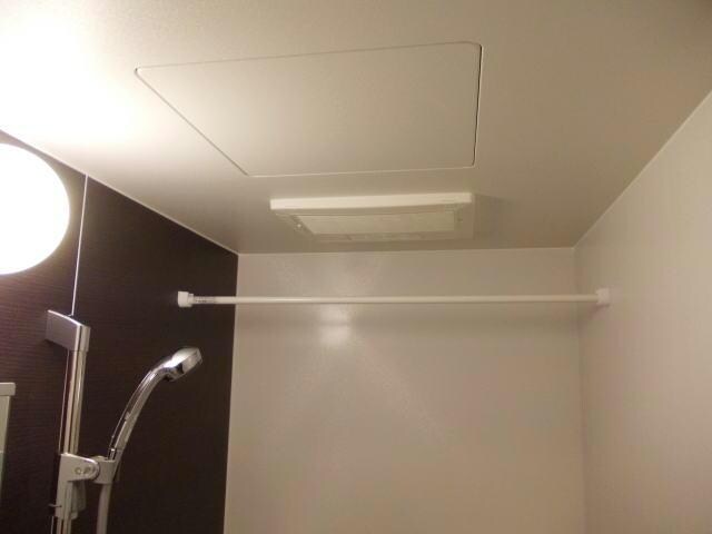 物件内観写真10　(浴室乾燥機)