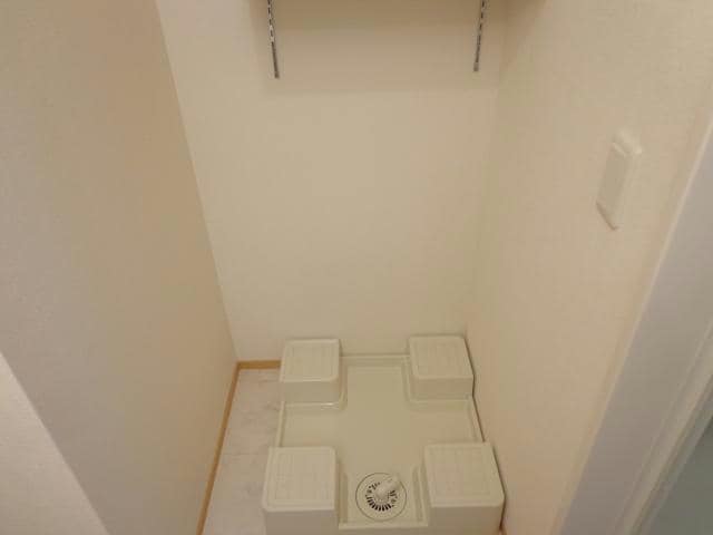 物件内観写真13　(洗濯機置き場)