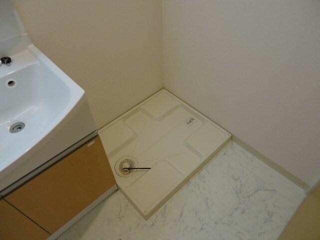 物件内観写真15　(洗濯機置き場)