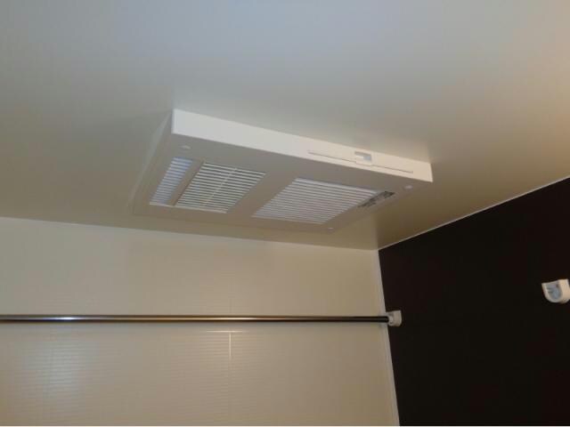 物件内観写真10　(浴室乾燥機)