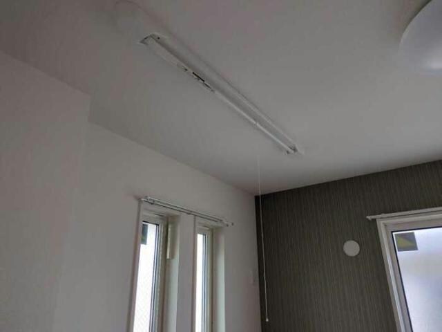 物件内観写真28　(室内物干し)