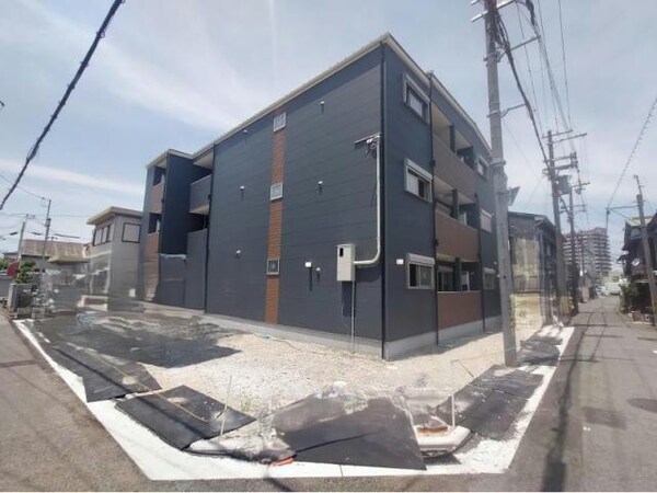 建築中