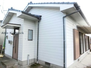 泊貸家外観写真