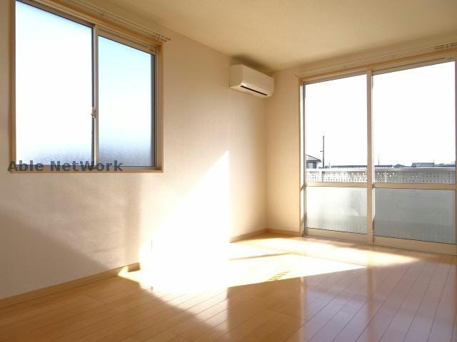 物件内観写真5　(※同型、現況優先)