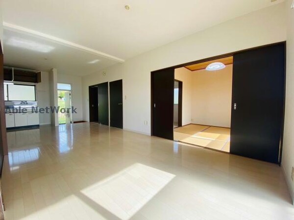 リビングダイニング