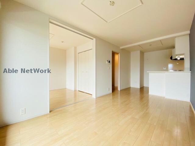 物件内観写真3　(同型別号室写真)