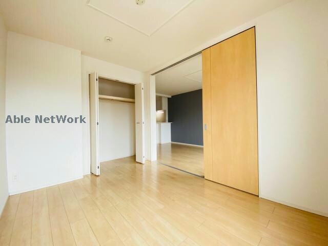 物件内観写真4　(同型別号室写真)